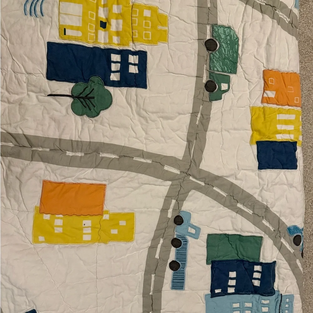 Kids Crate & Barrel Cityscape Quilt for crib or toddler bed